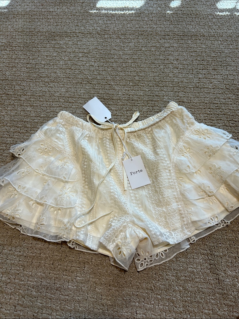 Forte Tiered Ivory Short NWT
